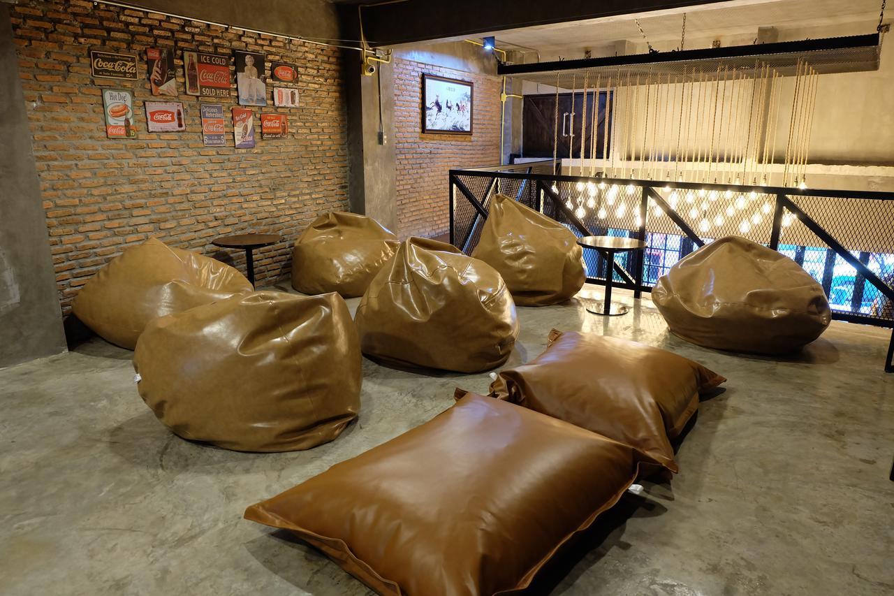 Sleepover Hostel Ban Bang Khwang Kültér fotó